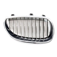 GRILLES . OEM N. 51137065702 SPARE PART USED CAR BMW SERIE 5 E60 E61 (2003 - 2010)  DISPLACEMENT DIESEL 3 YEAR OF CONSTRUCTION 2010