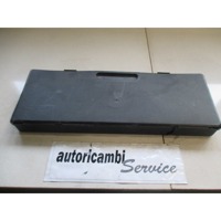 WARNING TRIANGLE/FIRST AID KIT/-CUSHION OEM N.  ORIGINAL PART ESED FIAT CROMA (2005 - 10/2007)  DIESEL 19  YEAR OF CONSTRUCTION 2007