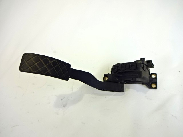 PEDALS & PADS  OEM N. 8Z1721523A ORIGINAL PART ESED AUDI A2 8Z0 (1999 - 2005)DIESEL 14  YEAR OF CONSTRUCTION 2001