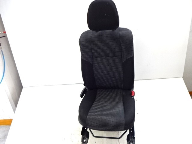 SEAT FRONT PASSENGER SIDE RIGHT / AIRBAG OEM N. 30884 SEDILE ANTERIORE DESTRO TESSUTO ORIGINAL PART ESED TOYOTA AVENSIS BER/SW (2009 - 2015)DIESEL 22  YEAR OF CONSTRUCTION 2011