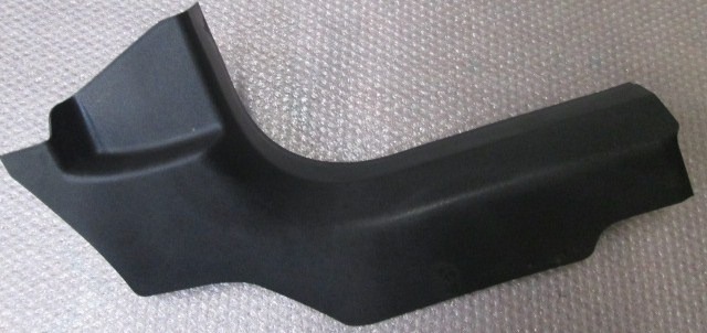 TRIM PANEL LEG ROOM OEM N. 13129335 ORIGINAL PART ESED OPEL ZAFIRA B A05 M75 (2005 - 2008) DIESEL 19  YEAR OF CONSTRUCTION 2006