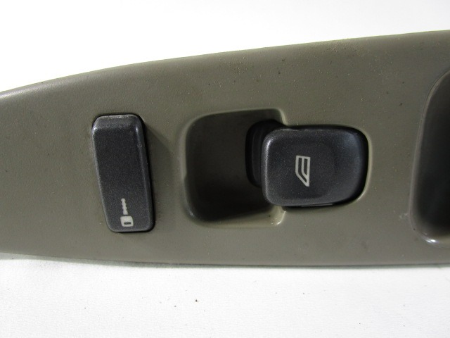 PUSH-BUTTON PANEL FRONT RIGHT OEM N. 30889755 ORIGINAL PART ESED VOLVO S40 / V40 (1996 - 2004)DIESEL 19  YEAR OF CONSTRUCTION 2002