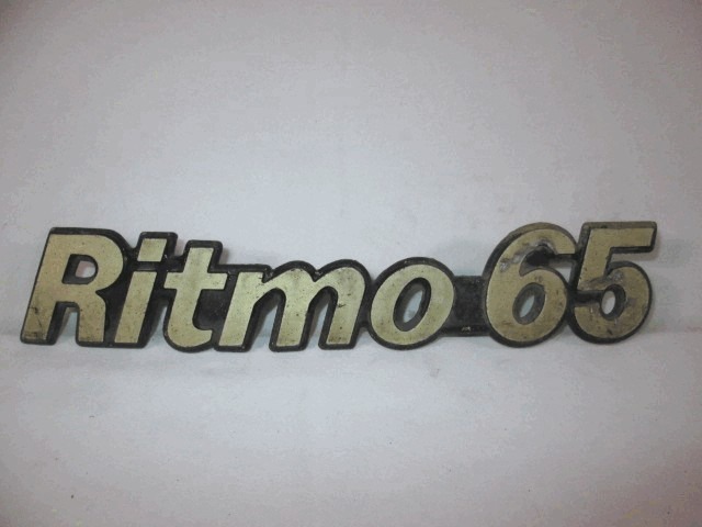 FRONT EMBLEM OEM N.  ORIGINAL PART ESED FIAT RITMO (1978 - 1982)BENZINA 11  YEAR OF CONSTRUCTION 1978