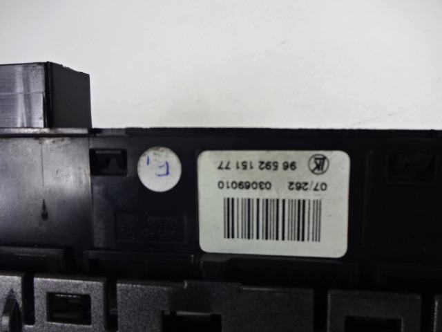 SWITCH HAZARD WARNING/CENTRAL LCKNG SYST OEM N. 9659215177 ORIGINAL PART ESED PEUGEOT 308 MK1 T7 4A 4C BER/SW/CC (2007 - 2013) DIESEL 16  YEAR OF CONSTRUCTION 2008