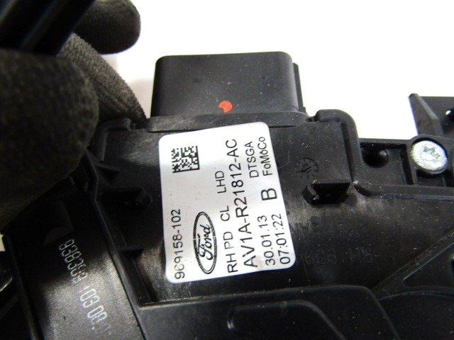 CENTRAL LOCKING OF THE RIGHT FRONT DOOR OEM N. AV1A-R21812-AC ORIGINAL PART ESED FORD BMAX (DAL 2012)BENZINA 14  YEAR OF CONSTRUCTION 2013