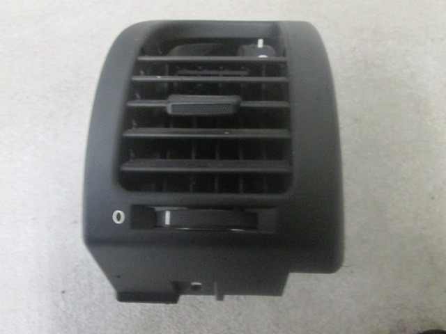 AIR OUTLET OEM N.  ORIGINAL PART ESED OPEL ZAFIRA A (1999 - 2004) BENZINA 16  YEAR OF CONSTRUCTION 2004