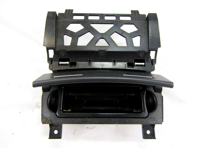 ASHTRAY INSERT OEM N. 8P0857951 ORIGINAL PART ESED AUDI A3 8P 8PA 8P1 RESTYLING (2008 - 2012)DIESEL 19  YEAR OF CONSTRUCTION 2009