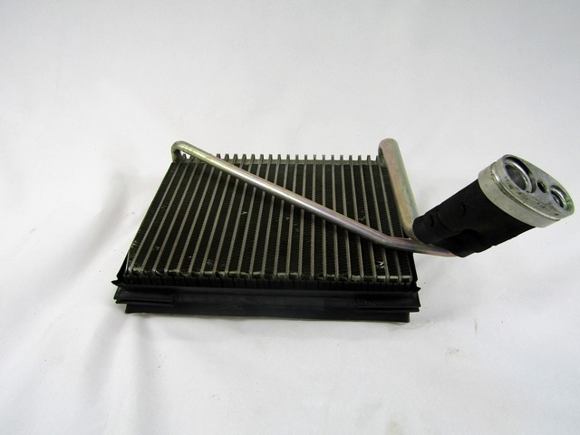 EVAPORATOR OEM N. 8D1820103D ORIGINAL PART ESED VOLKSWAGEN PASSAT B5 3BG BER/SW (11/2000 - 2005) DIESEL 19  YEAR OF CONSTRUCTION 2002