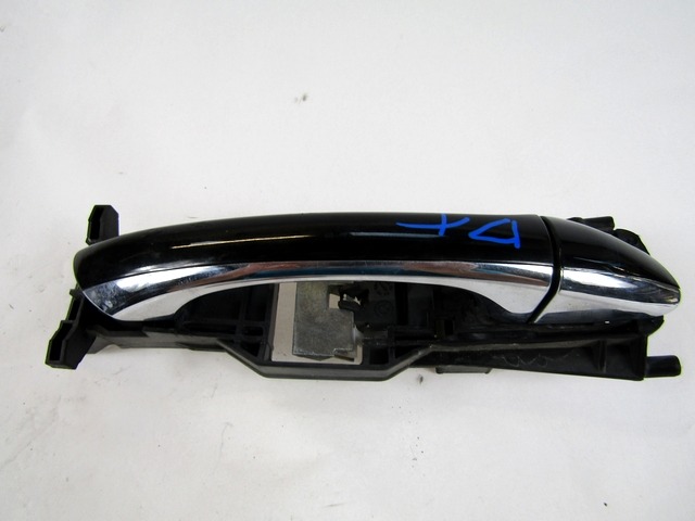 RIGHT FRONT DOOR HANDLE OEM N. A2117601270 ORIGINAL PART ESED MERCEDES CLASSE CLK W209 C208 COUPE A208 CABRIO (2002 - 2010)DIESEL 27  YEAR OF CONSTRUCTION 2004
