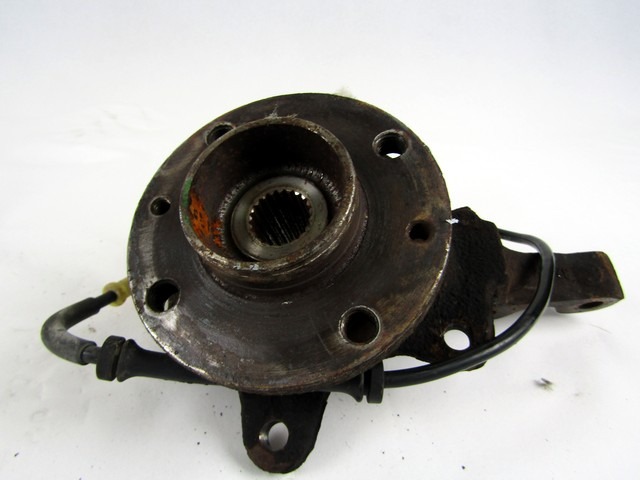 CARRIER, LEFT / WHEEL HUB WITH BEARING, FRONT OEM N. 8200207307 ORIGINAL PART ESED RENAULT CLIO MK2 RESTYLING / CLIO STORIA (05/2001 - 2012) DIESEL 15  YEAR OF CONSTRUCTION 2001
