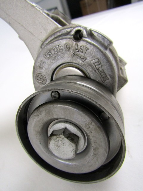 TENSIONER PULLEY / MECHANICAL BELT TENSIONER OEM N. 03C145299 ORIGINAL PART ESED AUDI A3 8P 8PA 8P1 RESTYLING (2008 - 2012)BENZINA 12  YEAR OF CONSTRUCTION 2011