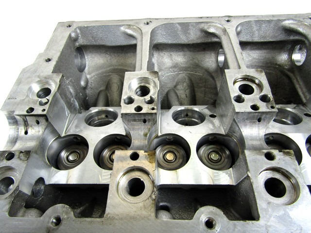CYLINDER HEADS & PARTS . OEM N. 038103373R ORIGINAL PART ESED AUDI A3 8P 8PA 8P1 (2003 - 2008)DIESEL 19  YEAR OF CONSTRUCTION 2006