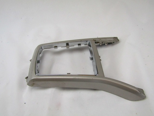 MOUNTING PARTS, CENTRE CONSOLE OEM N. 13116961 ORIGINAL PART ESED OPEL ASTRA H RESTYLING L48 L08 L35 L67 5P/3P/SW (2007 - 2009) DIESEL 19  YEAR OF CONSTRUCTION 2008