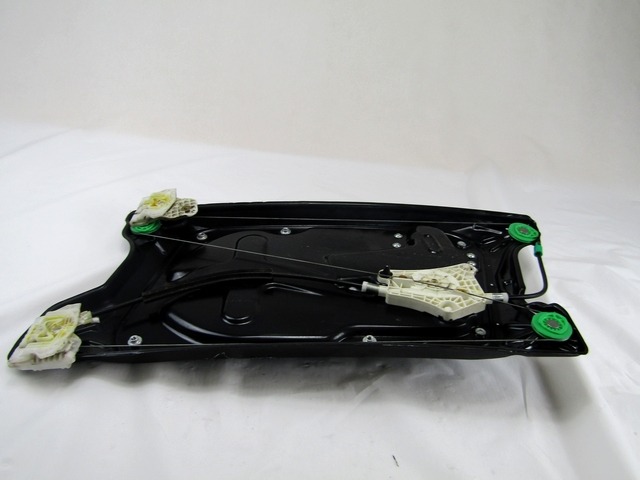 FRONT DOOR WINDSCREEN MECHANISM OEM N. D2R5A ORIGINAL PART ESED LAND ROVER DISCOVERY 3 (2004 - 2009)DIESEL 27  YEAR OF CONSTRUCTION 2007