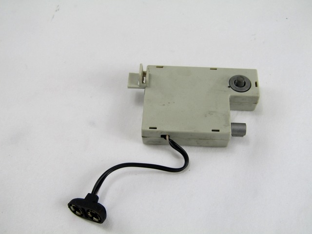 AMPLIFICATORE / CENTRALINA ANTENNA OEM N. XUC000072A ORIGINAL PART ESED LAND ROVER DISCOVERY 3 (2004 - 2009)DIESEL 27  YEAR OF CONSTRUCTION 2007