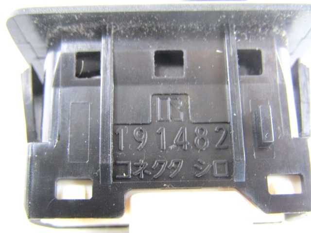 SEAT ADJUSTMENT SWITCH, FRONT OEM N. GJ6A6642002 ORIGINAL PART ESED MAZDA 6 GG GY (2003-2008) DIESEL 20  YEAR OF CONSTRUCTION 2007