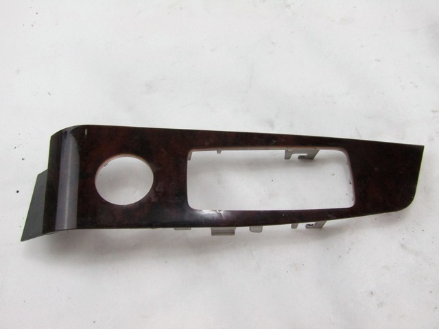 MOUNTING PARTS, DOOR TRIM PANEL OEM N. A2207270748 ORIGINAL PART ESED MERCEDES CLASSE S W220 (1998 - 2006)DIESEL 32  YEAR OF CONSTRUCTION 2004