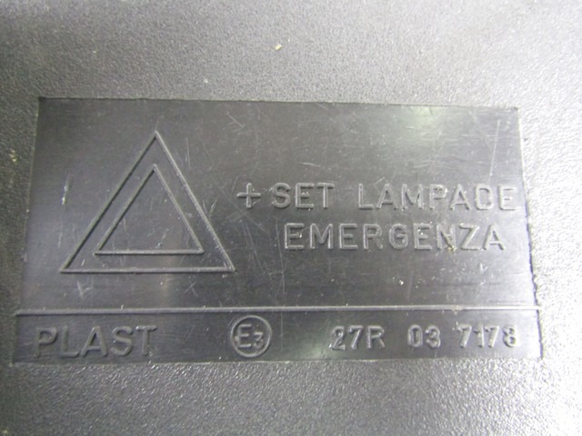 WARNING TRIANGLE/FIRST AID KIT/-CUSHION OEM N. 27R037178 ORIGINAL PART ESED VOLKSWAGEN POLO (2005 - 10/2009) DIESEL 14  YEAR OF CONSTRUCTION 2007