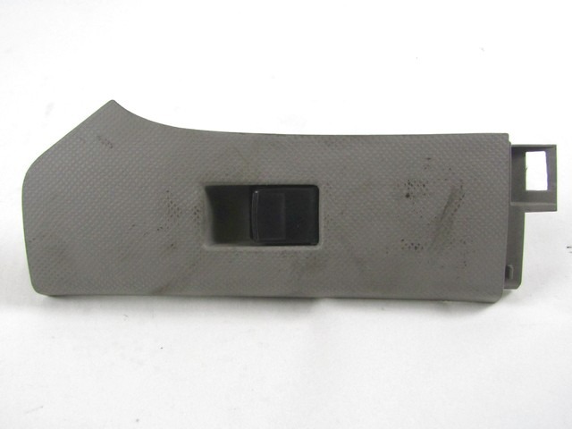 PUSH-BUTTON PANEL FRONT RIGHT OEM N. 74231-0D090 ORIGINAL PART ESED TOYOTA YARIS (01/2006 - 2009) BENZINA 10  YEAR OF CONSTRUCTION 2007