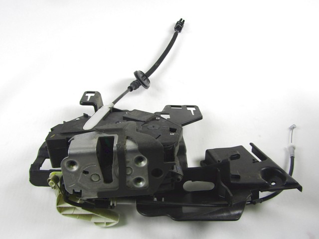 CENTRAL LOCKING OF THE RIGHT FRONT DOOR OEM N. 8A6A-A21812-BE ORIGINAL PART ESED FORD FIESTA (09/2008 - 11/2012) BENZINA/GPL 14  YEAR OF CONSTRUCTION 2010