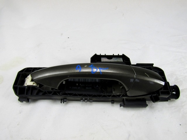 RIGHT FRONT DOOR HANDLE OEM N. A2047600270 ORIGINAL PART ESED MERCEDES CLASSE E S212 BER/SW (09/2011 - 08/2014)DIESEL 30  YEAR OF CONSTRUCTION 2011