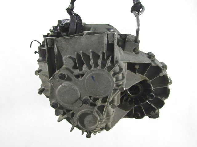 MANUAL TRANSMISSION OEM N. 4M5R-7002-CE ORIGINAL PART ESED VOLVO V50 (2004 - 05/2007) DIESEL 20  YEAR OF CONSTRUCTION 2005