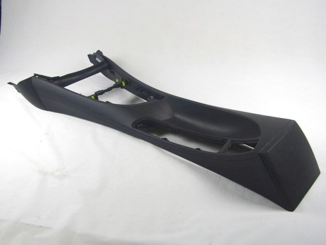 TUNNEL OBJECT HOLDER WITHOUT ARMREST OEM N. 51167068726 ORIGINAL PART ESED BMW SERIE 1 BER/COUPE/CABRIO E81/E82/E87/E88 (2003 - 2007) BENZINA 16  YEAR OF CONSTRUCTION 2006