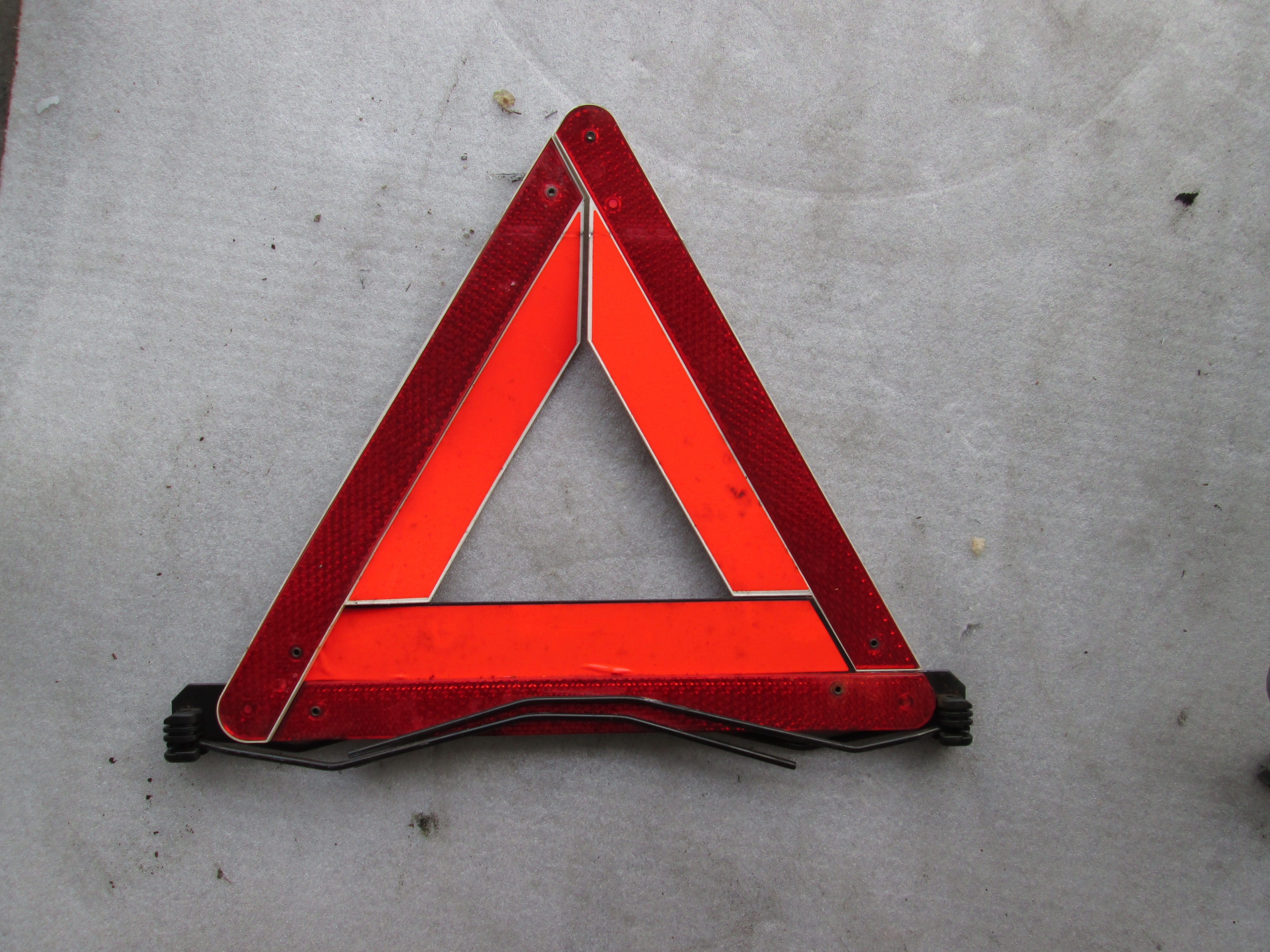 SINGLE TRIANGLE OEM N. 4A5860251A ORIGINAL PART ESED AUDI A8 D2/4D (1994 - 2002) BENZINA 42  YEAR OF CONSTRUCTION 1996