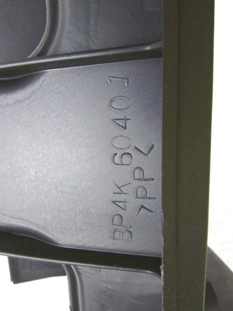 MOUNTING PARTS, CENTRE CONSOLE OEM N. BP4K60401 ORIGINAL PART ESED MAZDA 3 (2003 - 2006)DIESEL 16  YEAR OF CONSTRUCTION 2005