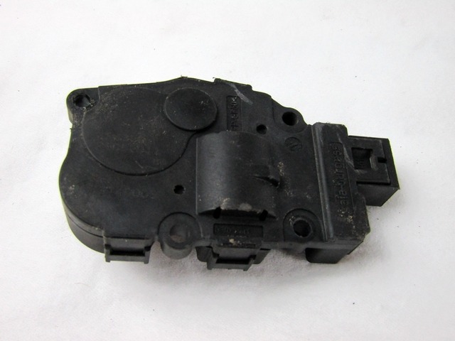 SET SMALL PARTS F AIR COND.ADJUST.LEVER OEM N. K9749005 ORIGINAL PART ESED MERCEDES CLASSE C W204 RESTYLING BER/SW (2011 - 10/2014)DIESEL 22  YEAR OF CONSTRUCTION 2011