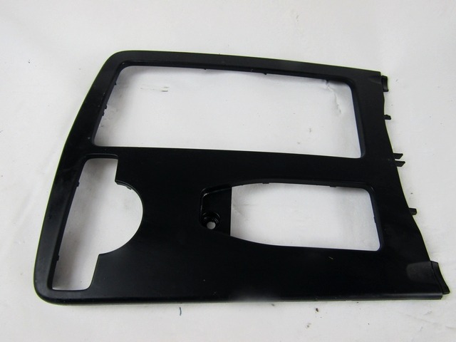 MOUNTING PARTS, CENTRE CONSOLE OEM N. A2046800107 ORIGINAL PART ESED MERCEDES CLASSE C W204 RESTYLING BER/SW (2011 - 10/2014)DIESEL 22  YEAR OF CONSTRUCTION 2011