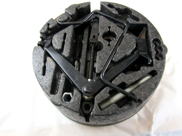 CRIC LIFTING MARTINETTO OEM N. 51821002 ORIGINAL PART ESED FIAT CROMA (11-2007 - 2010) DIESEL 19  YEAR OF CONSTRUCTION 2009