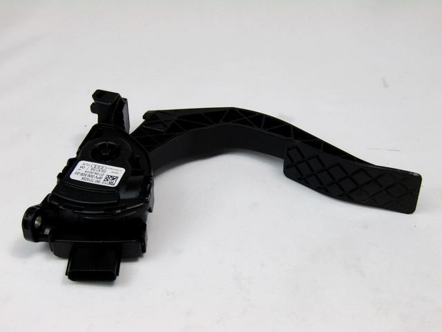 PEDALS & PADS  OEM N. 8K1721523A ORIGINAL PART ESED AUDI A4 B8 8K2 BER/SW/CABRIO (2007 - 11/2015) DIESEL 20  YEAR OF CONSTRUCTION 2014