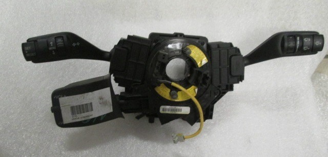 SWITCH CLUSTER STEERING COLUMN OEM N.  SPARE PART USED CAR FORD FOCUS BER/SW (2005 - 2008)  DISPLACEMENT 16 DIESEL YEAR OF CONSTRUCTION 2006