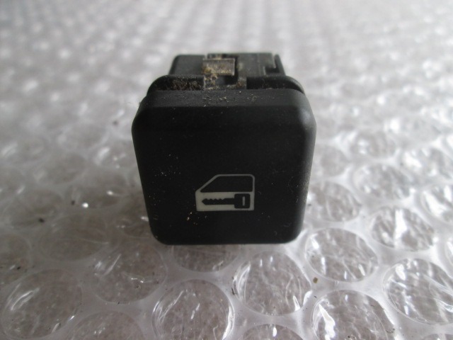 VARIOUS SWITCHES OEM N. 8360828 ORIGINAL PART ESED BMW SERIE 5 E39 BER/SW (1995 - 08/2000) DIESEL 25  YEAR OF CONSTRUCTION 1996