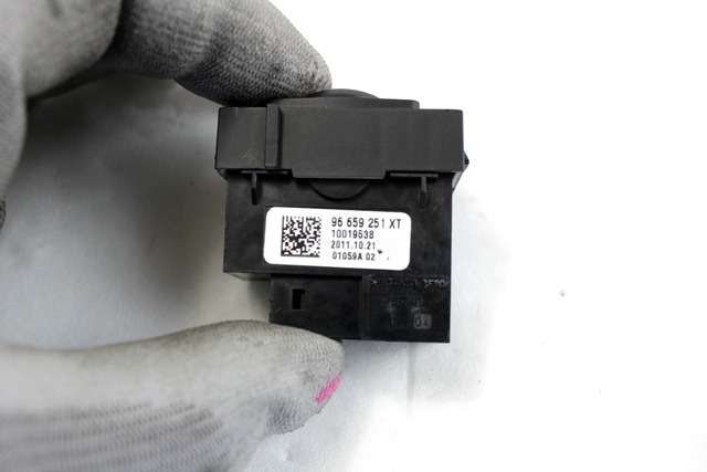 SEAT ADJUSTMENT SWITCH, FRONT OEM N. 96659251XT ORIGINAL PART ESED PEUGEOT 508 BER/SW (2010 -2018)DIESEL 22  YEAR OF CONSTRUCTION 2012