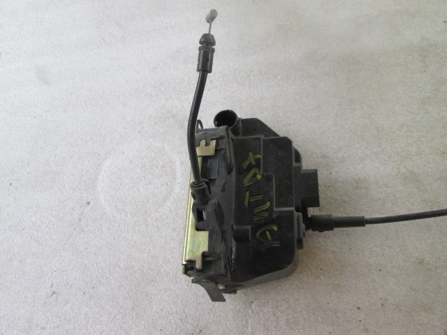 CENTRAL LOCKING OF THE RIGHT FRONT DOOR OEM N. 8200119121 ORIGINAL PART ESED RENAULT SCENIC/GRAND SCENIC (2003 - 2009) DIESEL 19  YEAR OF CONSTRUCTION 2004