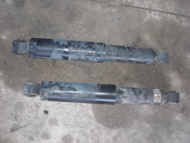 SHOCK ABSORBER, REAR LEFT OEM N.  ORIGINAL PART ESED LAND ROVER DISCOVERY 2 (1999-2004)DIESEL 25  YEAR OF CONSTRUCTION 2002