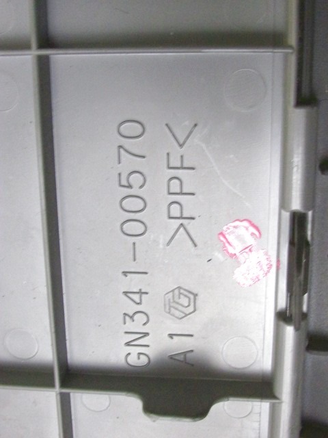 GLOVE BOX OEM N. GN341-00570 ORIGINAL PART ESED SUZUKI GRAND VITARA (1999 - 2006) DIESEL 20  YEAR OF CONSTRUCTION 2005