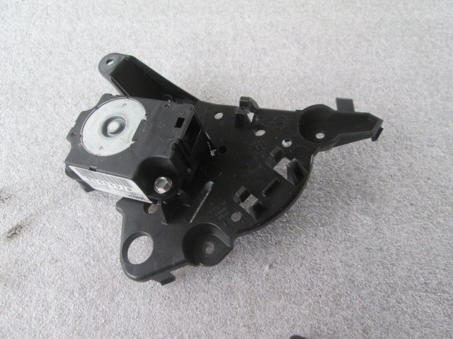 SET SMALL PARTS F AIR COND.ADJUST.LEVER OEM N. T1006419G ORIGINAL PART ESED PEUGEOT 308 MK1 T7 4A 4C BER/SW/CC (2007 - 2013) DIESEL 16  YEAR OF CONSTRUCTION 2010