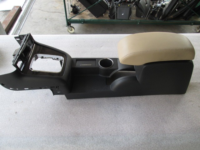 ARMREST, CENTRE CONSOLE OEM N. 4S71F045B55BAW 4S71FO45B55FAW ORIGINAL PART ESED FORD MONDEO BER/SW (2000 - 2007) DIESEL 20  YEAR OF CONSTRUCTION 2004