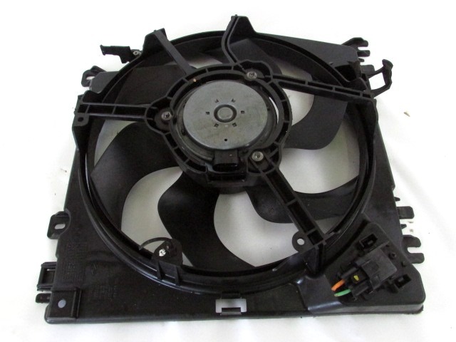 RADIATOR COOLING FAN ELECTRIC / ENGINE COOLING FAN CLUTCH . OEM N. 8200748439 ORIGINAL PART ESED RENAULT CLIO (05/2009 - 2013) DIESEL 15  YEAR OF CONSTRUCTION 2011