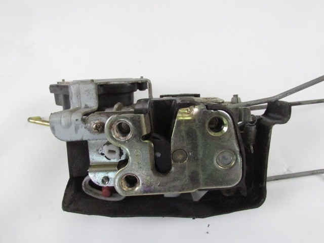CENTRAL LOCKING OF THE RIGHT FRONT DOOR OEM N. 81320FD00008 ORIGINAL PART ESED KIA RIO MK1 RESTYLING DC (2000 - 2005)BENZINA 13  YEAR OF CONSTRUCTION 2003