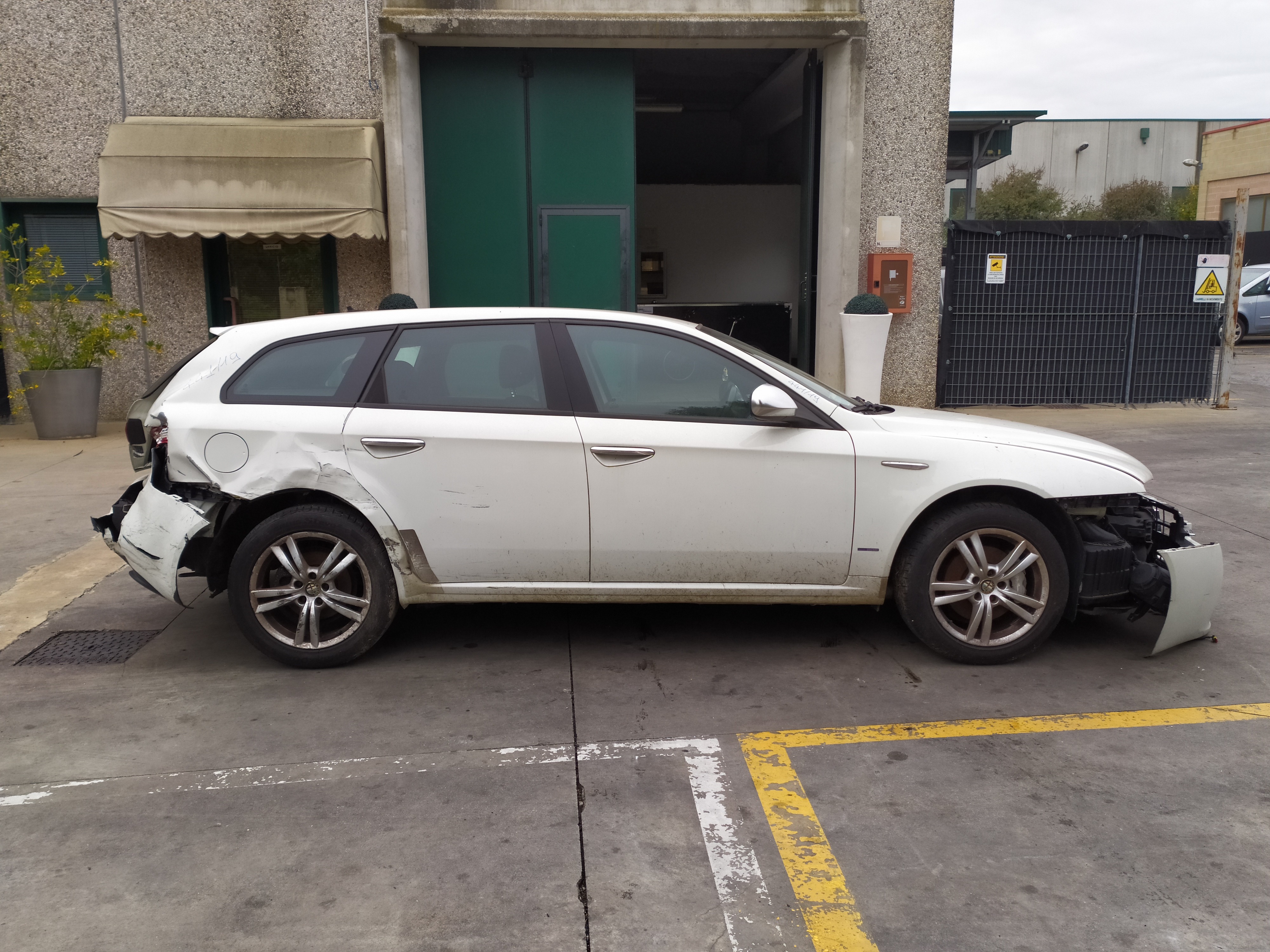 OEM N.  SPARE PART USED CAR ALFA ROMEO 159 939 BER/SW (2005 - 2013)  DISPLACEMENT DIESEL 2 YEAR OF CONSTRUCTION 2012