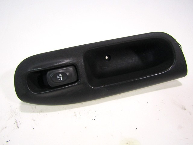 PUSH-BUTTON PANEL FRONT RIGHT OEM N. 8200070376 ORIGINAL PART ESED RENAULT SCENIC/GRAND SCENIC (1999 - 2003) DIESEL 19  YEAR OF CONSTRUCTION 2001