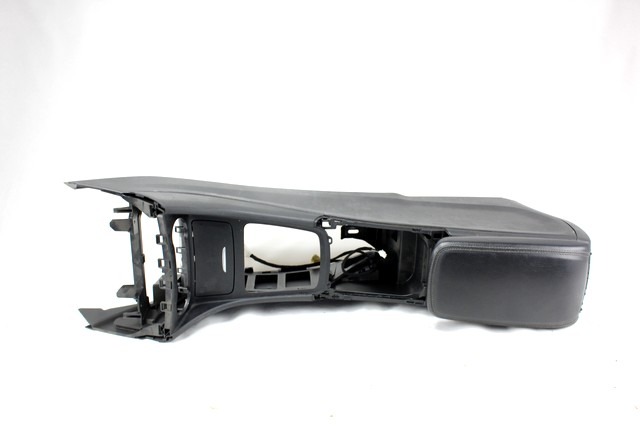 ARMREST, CENTRE CONSOLE OEM N. A1766800900 ORIGINAL PART ESED MERCEDES CLASSE A W176 (2012 - 2018)DIESEL 18  YEAR OF CONSTRUCTION 2013