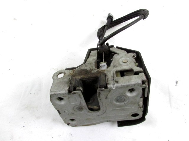 CENTRAL LOCKING OF THE RIGHT FRONT DOOR OEM N. 7701473172 ORIGINAL PART ESED RENAULT CLIO MK2 RESTYLING / CLIO STORIA (05/2001 - 2012) BENZINA 12  YEAR OF CONSTRUCTION 2005