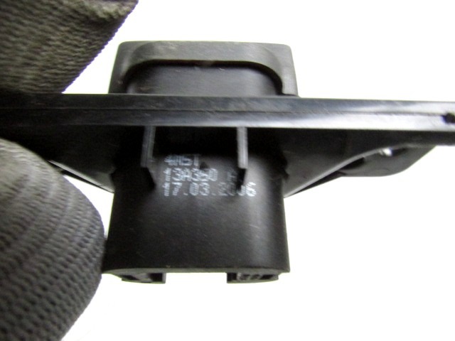SWITCH HAZARD WARNING/CENTRAL LCKNG SYST OEM N. 4M5T-13A350-A ORIGINAL PART ESED FORD FIESTA (2005 - 2006) BENZINA 12  YEAR OF CONSTRUCTION 2006