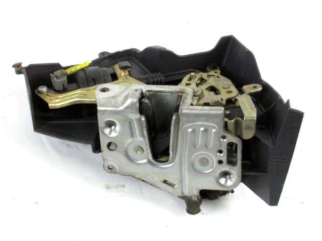 CENTRAL REAR RIGHT DOOR LOCKING OEM N. 2027330408 ORIGINAL PART ESED MERCEDES CLASSE E W210 BER/SW (1995 - 2003) DIESEL 27  YEAR OF CONSTRUCTION 2000