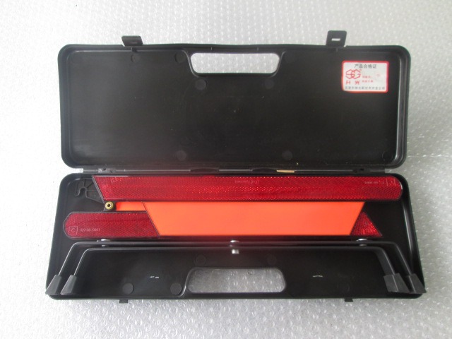 Warning Triangle/First Aid Kit/-Cushion OEM  DR 5 (2007 - 07/2014)  16 BENZINA/GPL Year 2008 spare part used